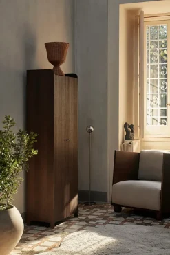 Ferm Living Sill Cupboard Tall fra> Vitrineskabe
