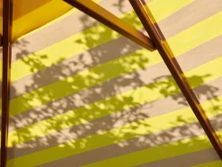 Fritz Hansen Skagerak Messina Parasol Ø300, Light Apricot/Dark Green Stripes fra><noscript><img width=