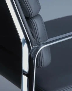 Vitra Soft Pad Chair EA 217 Kontorstol, cognac læder/krom stel fra><noscript><img width=
