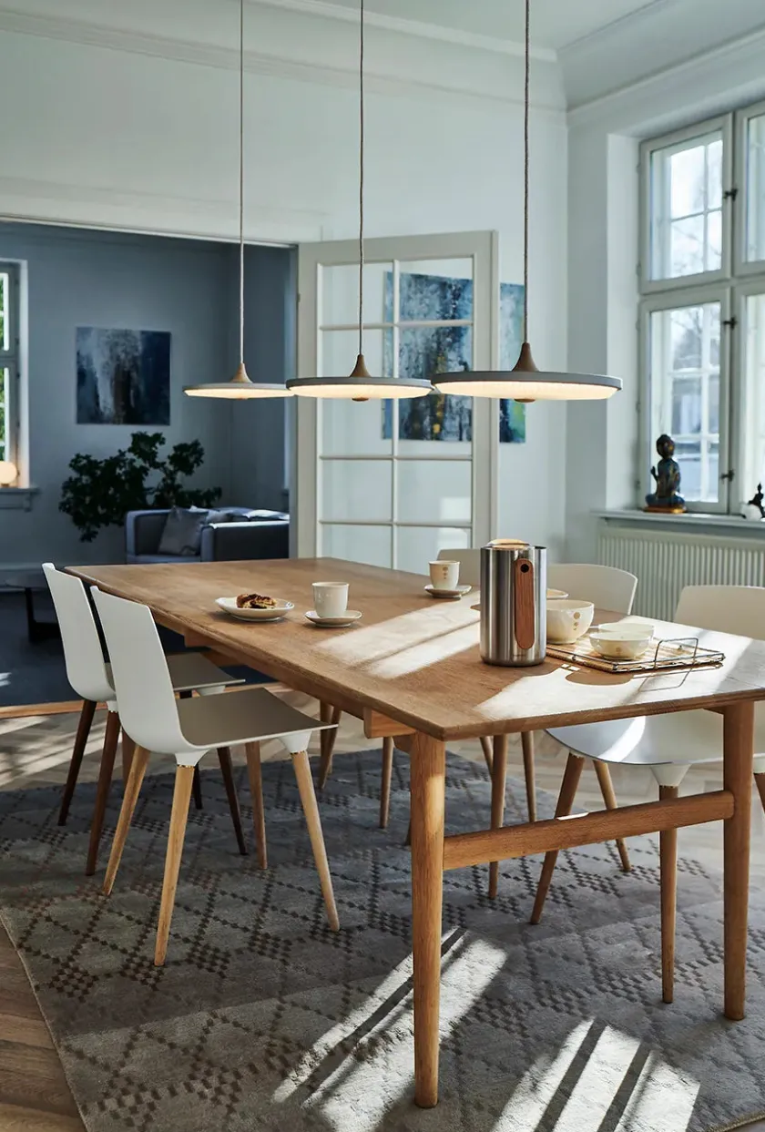 Le Klint Soleil pendel small, lys eg, plast skærm fra> Pendler|Spots