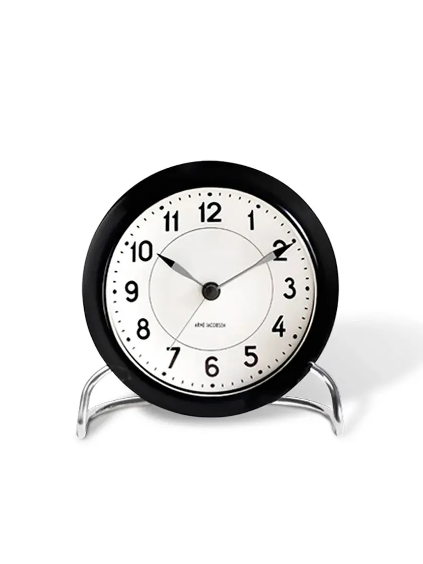 Arne Jacobsen Clocks Station Bordur, petroleum af Arne Jacobsen> Gaver Til Ham
