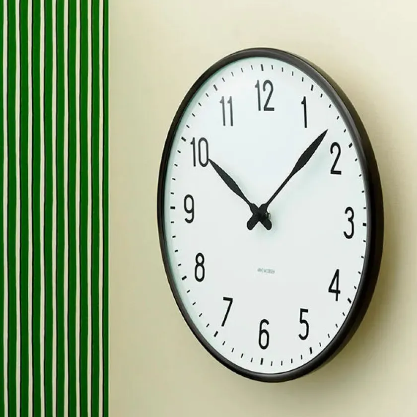 Arne Jacobsen Clocks Station vægur af Arne Jacobsen (Ø: 48)> Gaver Til Ham|Vægure
