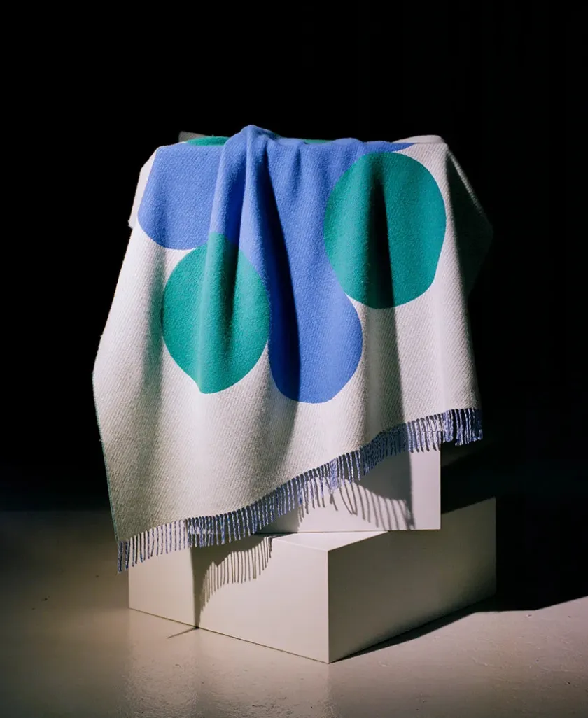 raawii Teenagers from Mars Plaid, white/blue/leaf fra> Puder Og Plaider