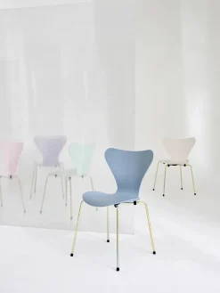 Fritz Hansen 70th Anniversary Edition 3107 Spisebordsstol, 7:14 AM Blue af Arne Jacobsen> Spisebordsstole