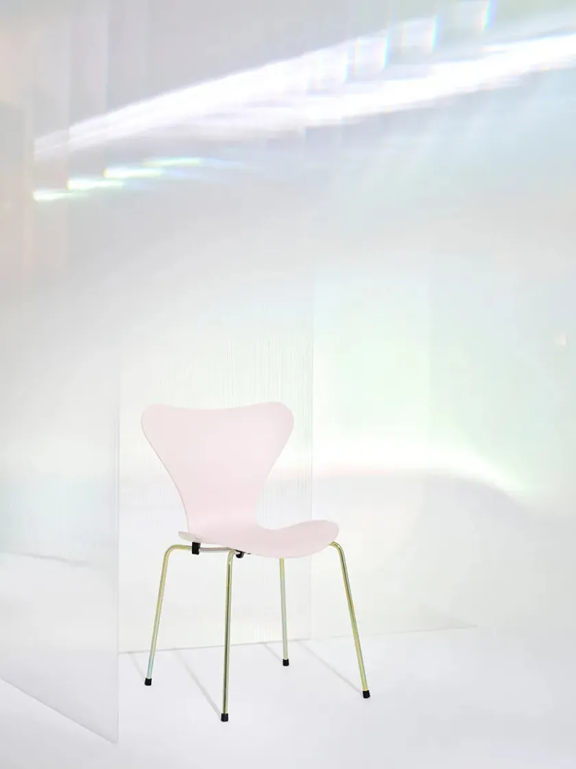 Fritz Hansen 70th Anniversary Edition 3107 Spisebordsstol, 7:14 AM Pink af Arne Jacobsen> Spisebordsstole