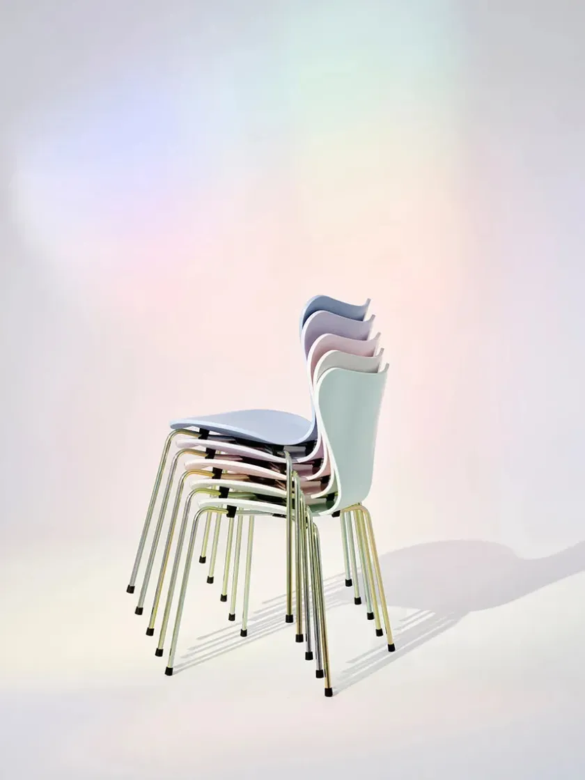 Fritz Hansen 70th Anniversary Edition 3107 Spisebordsstol, 7:14 AM Pink af Arne Jacobsen> Spisebordsstole