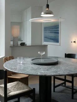 Louise Roe The Eight Over Eight Lamp Large, beige travertine fra> Spots