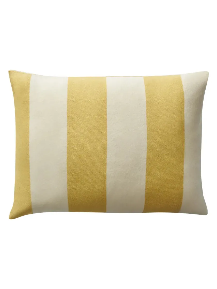 Silkeborg Uldspinderi The Sweater Cushion, black fra> Puder Og Plaider|Puder