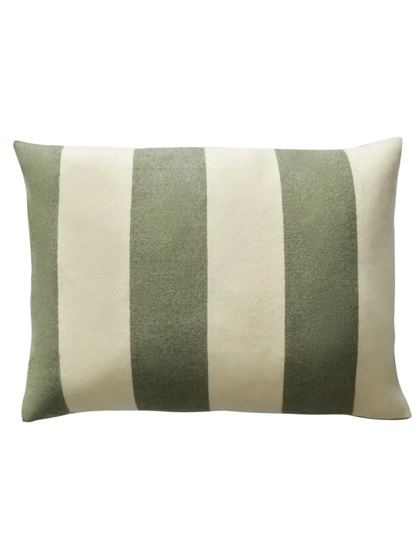 Silkeborg Uldspinderi The Sweater Cushion, black fra> Puder Og Plaider|Puder