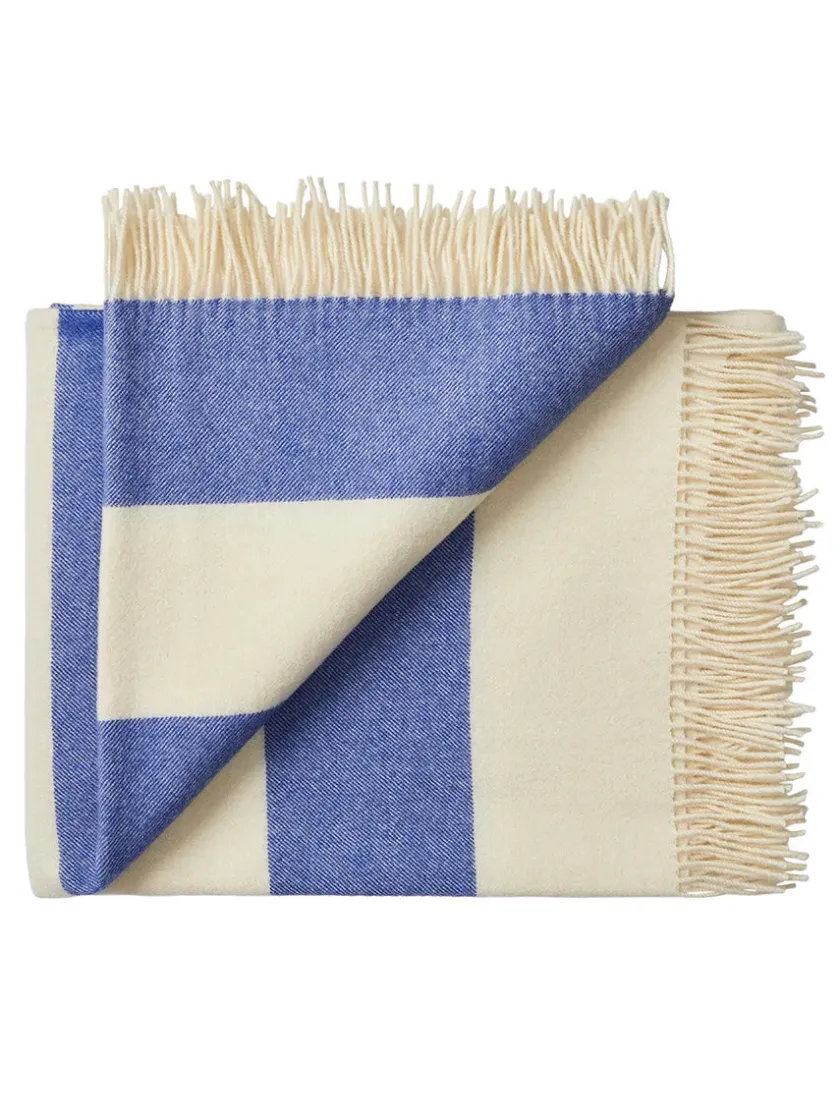 Silkeborg Uldspinderi The Sweater Plaid, cobalt fra> Puder Og Plaider