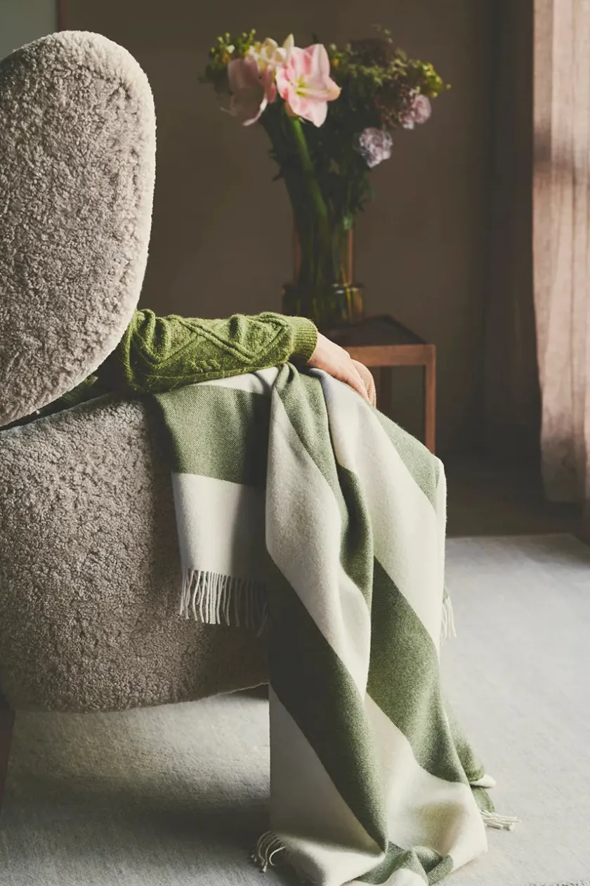 Silkeborg Uldspinderi The Sweater Plaid, cobalt fra> Puder Og Plaider