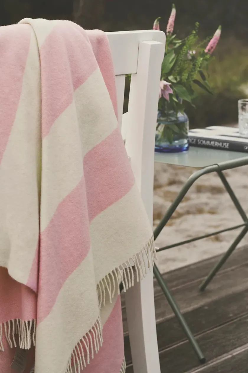 Silkeborg Uldspinderi The Sweater Plaid, yellow fra> Gaver Til Hende|Puder Og Plaider