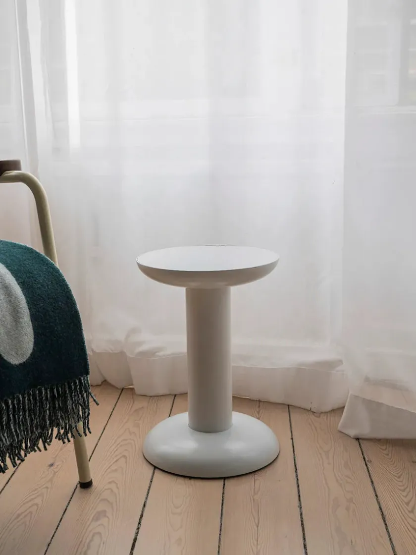 raawii Thing Sidebord/Skammel, carmine red fra> Skamler