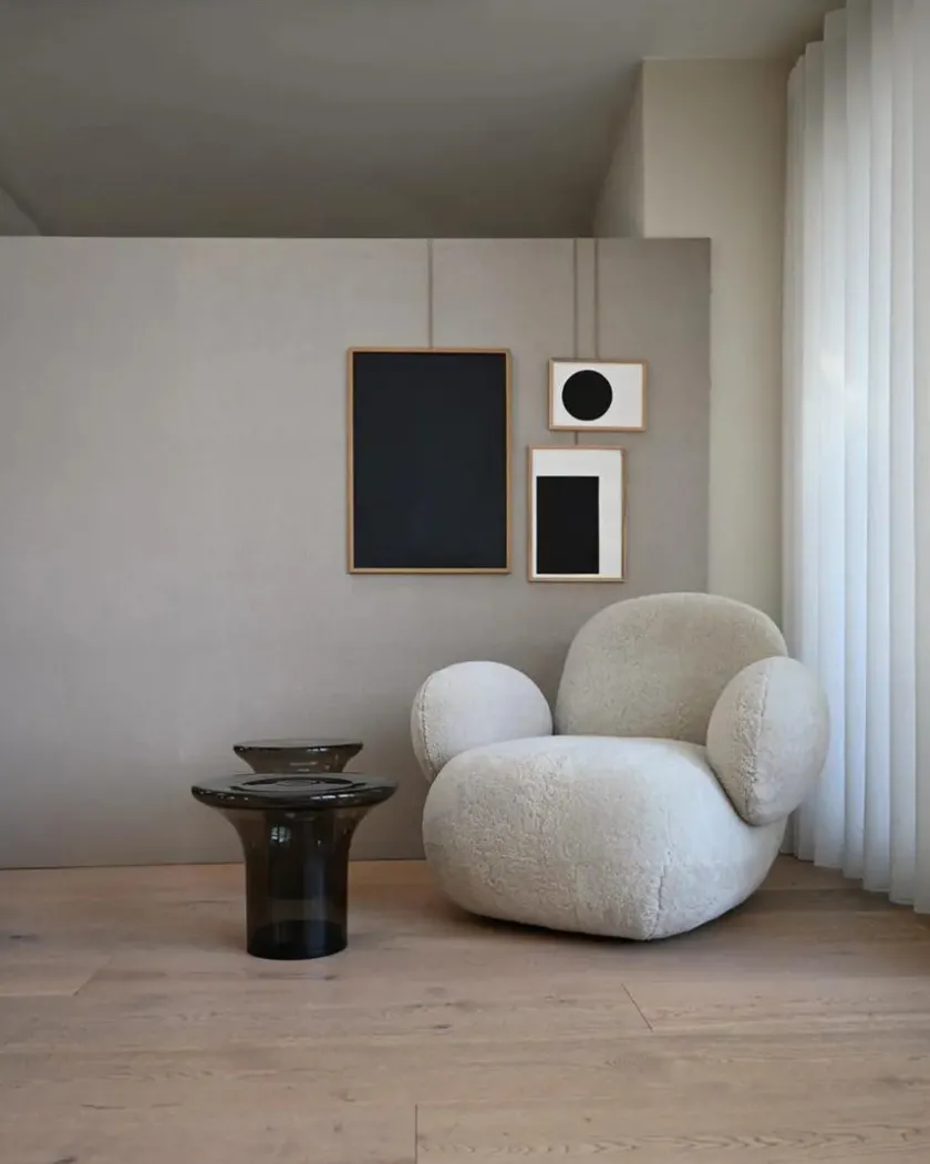 101 Copenhagen Trumpet Table, Tall fra> Sideborde Og Små Borde