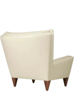 GUBI V11 Lounge Chair, smooth leather coffee fra><noscript><img width=