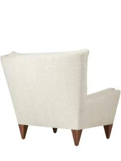 GUBI V11 Lounge Chair, smooth leather cream fra><noscript><img width=