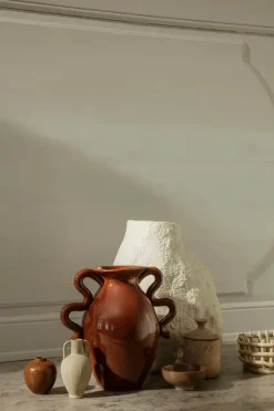 Ferm Living Verso Table Vase fra><noscript><img width=