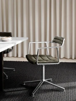 Vipp 452 Swivel Chair, curly edition fra><noscript><img width=