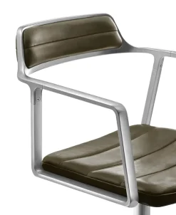 Vipp 452 Swivel Chair, curly edition fra><noscript><img width=