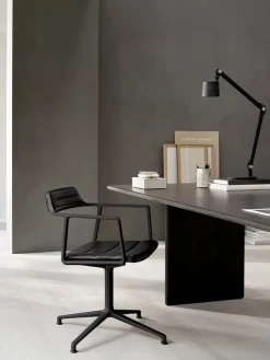 Vipp 452 Swivel Chair, dark sand fra><noscript><img width=