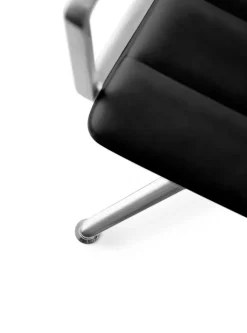 Vipp 452 Swivel Chair, dark sand fra><noscript><img width=
