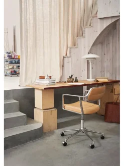 Vipp 453 Swivel+ Chair, dark sand tekstil fra><noscript><img width=