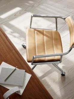 Vipp 452 Swivel Chair m/hjul, bosco grøn læder fra><noscript><img width=