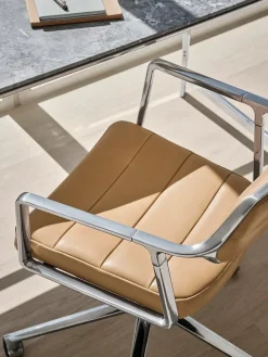 Vipp 453 Swivel+ Chair m/hjul, camel læder fra><noscript><img width=