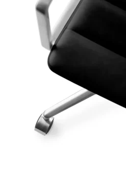 Vipp 452 Swivel Chair m/hjul, sort læder fra><noscript><img width=