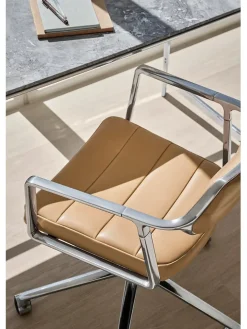 Vipp 453 Swivel+ Chair, sort læder fra><noscript><img width=