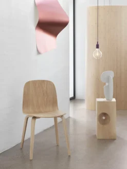 Muuto Visu Chair, wood base fra><noscript><img width=