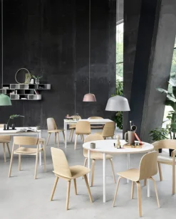 Muuto Visu Chair, wood base fra><noscript><img width=