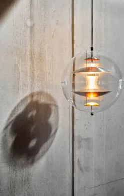 Verpan VP Globe, brushed alu Ø40 cm af Verner Panton><noscript><img width=