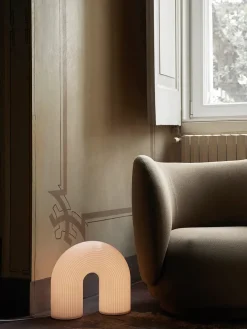 Ferm Living Vuelta bordlampe fra><noscript><img width=