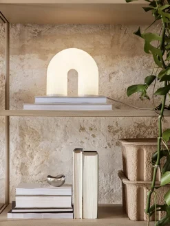 Ferm Living Vuelta Floor Lamp fra><noscript><img width=