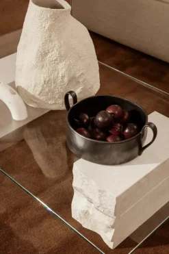 Ferm Living Vulca Medium vase, Off-white Stone fra> Vaser