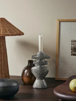 Ferm Living Yara Candle Holder Large, brown spot fra> Lysestager
