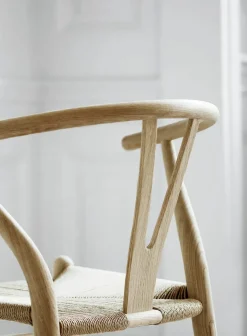Carl Hansen & Søn Y-stol CH24, Eg lak af Hans J. Wegner><noscript><img width=