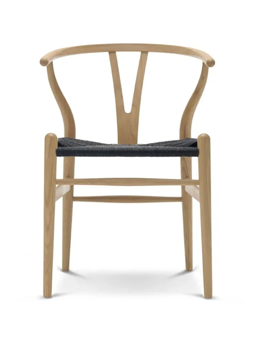 Carl Hansen & Søn Y-stol CH24, Eg lak med sort flet af Hans J. Wegner> Spisebordsstole