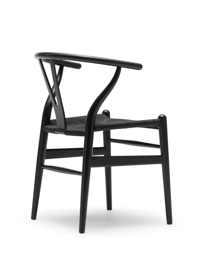Carl Hansen & Søn Y-stol CH24, Eg sæbe med sort flet af Hans J. Wegner> Spisebordsstole