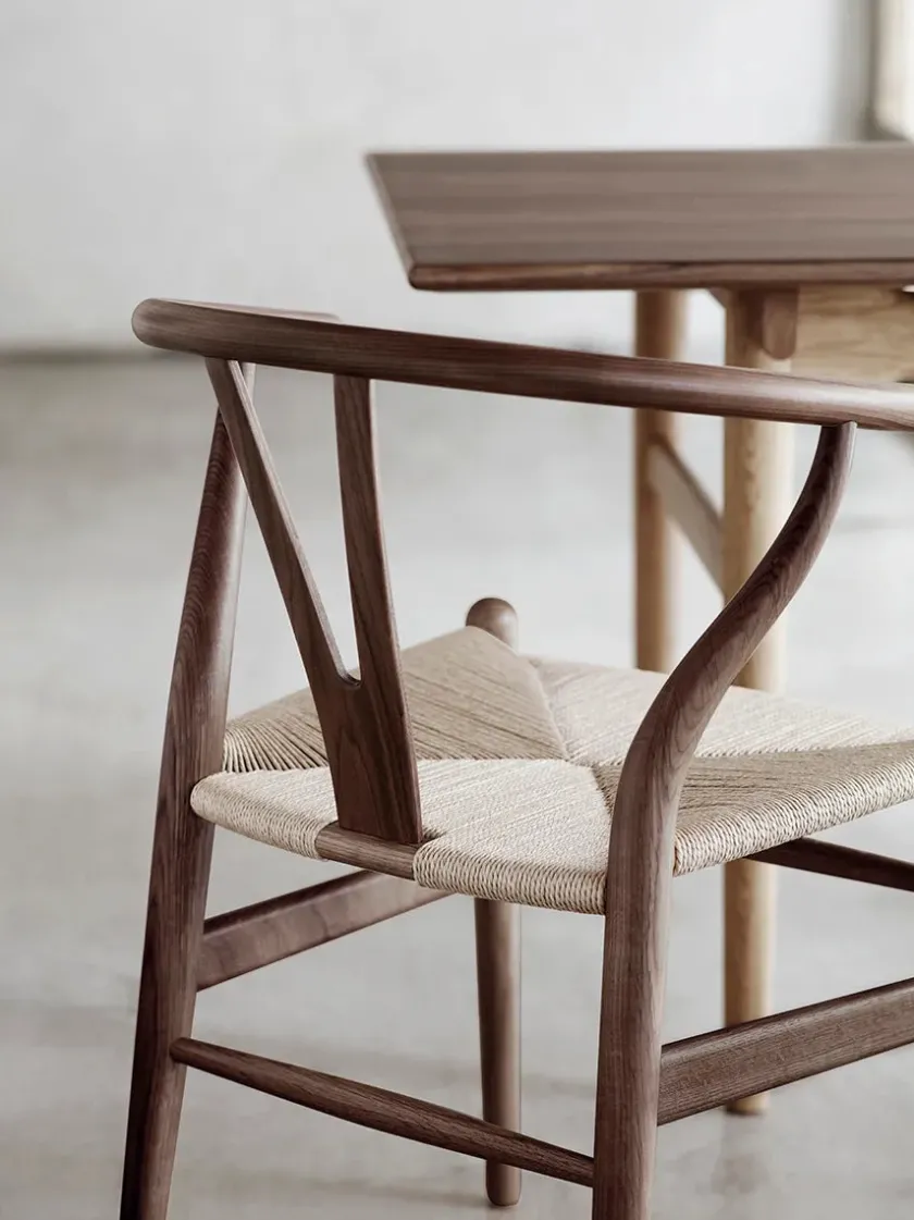 Carl Hansen & Søn Y-stol CH24, Valnød lak af Hans J. Wegner> Spisebordsstole