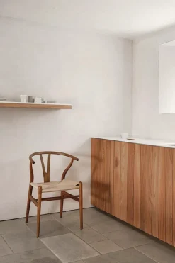 Carl Hansen & Søn Y-stol CH24, Valnød olie af Hans J. Wegner><noscript><img width=