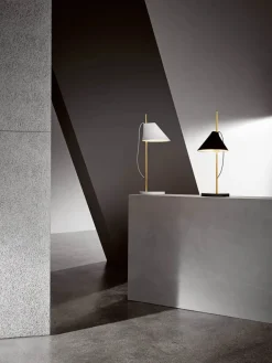 Louis Poulsen Yuh Brass bordlampe fra> Spots