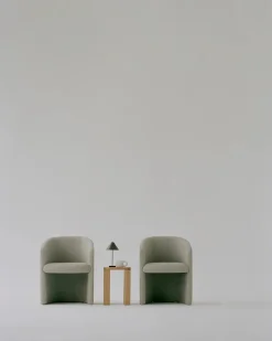 New Works Atlas Stool, Natural Oak fra> Skamler