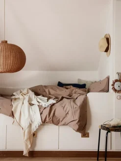 Ferm Living Braided Belly lampe fra>Børn Opbevaring På Børneværelset|Pendler