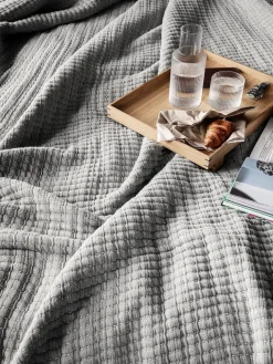 Ferm Living Daze sengetæppe fra> Tekstiler Til Soveværelset