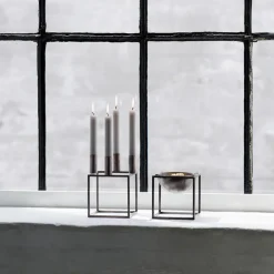 Audo Copenhagen Kubus 4 Lysestage, bruneret kobber fra> Adventsstager|Lysestager