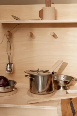Ferm Living Toro Play Kitchen Tools fra><noscript><img width=